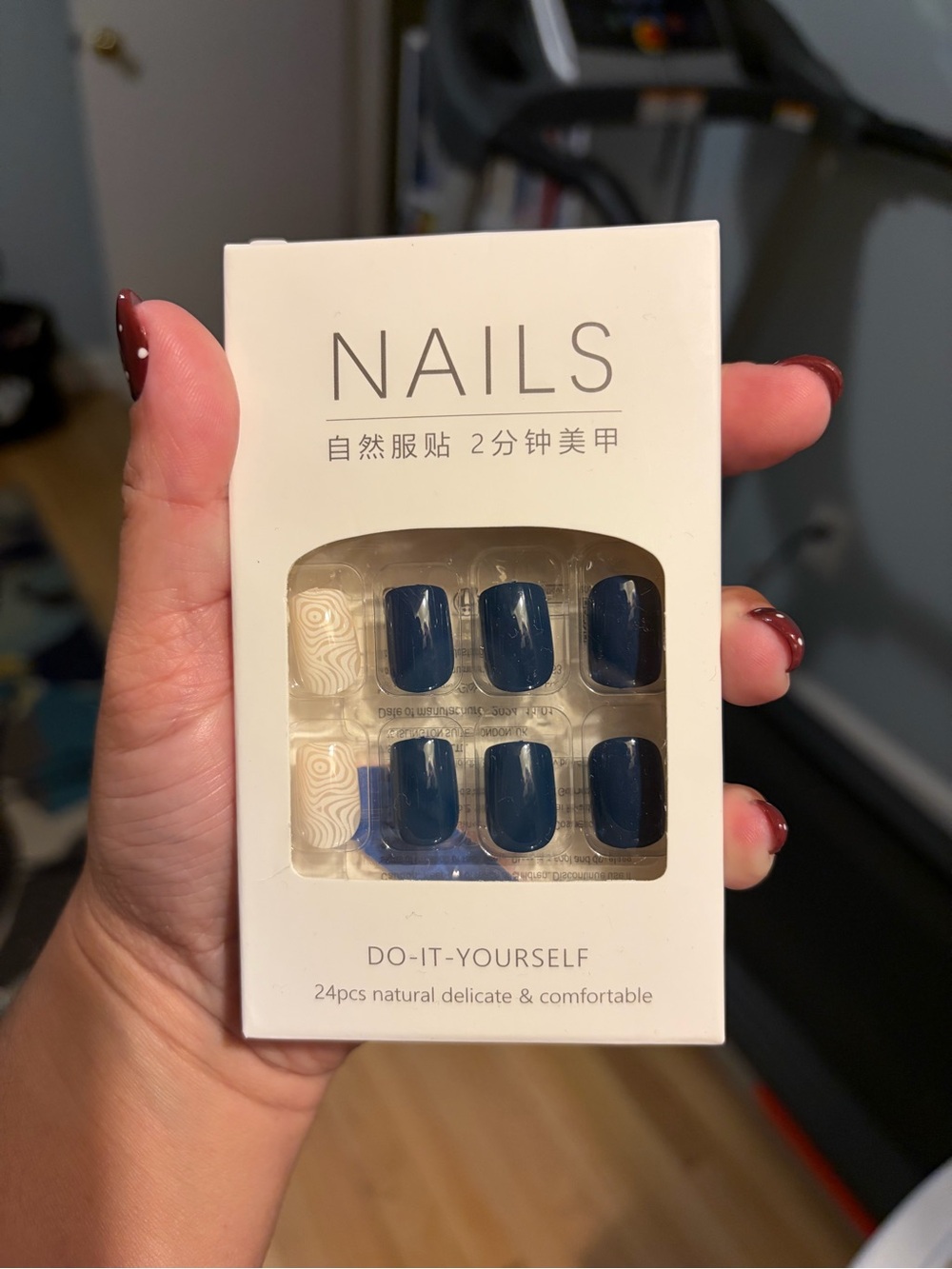 Do-It-Yourself Navy Press-On Nail Set